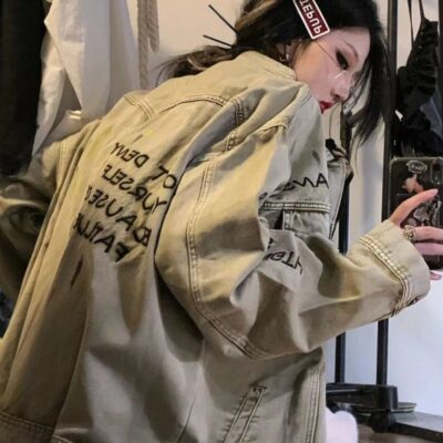 Áo khoác denim nữ mùa xuân và mùa thu 2023 ins mới của Mỹ thiết kế retro phóng khoáng cảm giác thích hợp áo khoác hợp thời trang thương hiệu hàng đầu