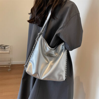 Túi Tote Ins Bạc Nữ 2023 Mới Cao Cấp Cảm Giác Thích Hợp Đi Lại Túi Lớn Thời Trang Túi Đeo Vai Sát Nách