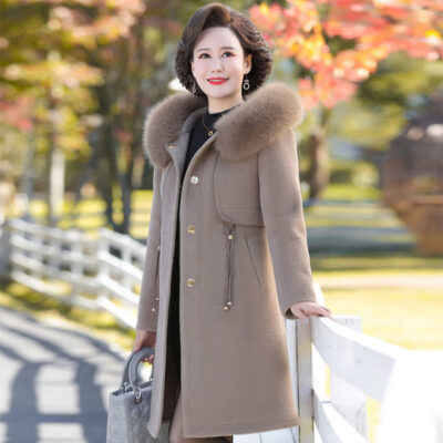 Cashmere áo khoác bán buôn mẹ mùa đông áo khoác len dày vừa dài mới phụ nữ trung niên và người cao tuổi mùa đông nhung chồn