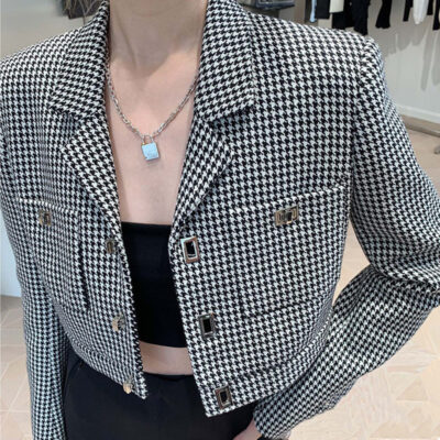 Xiaoxiangfeng houndstooth áo khoác len ngắn nữ 2023 mùa xuân mới và mùa thu ngành công nghiệp nặng eo cao mỏng áo khoác nhỏ phù hợp với