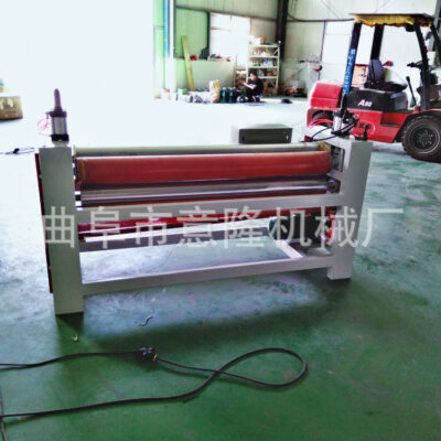 Máy dán bề mặt da dày Mặt lõm-lồi bảng điều khiển cửa con lăn xốp dán máy nội thất bảng nhà máy máy dán hai mặt