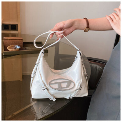 Thời trang niche túi đeo vai nữ chữ D logo đầu máy xe lửa dụng cụ công suất lớn túi nữ túi hợp thời trang nữ