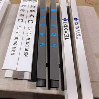 Bán buôn phong cách Trung Quốc hiện đại kính đen Tay nắm cửa khách sạn Tay nắm cửa tùy chỉnh LOGO chữ cửa gỗ đẩy và kéo
