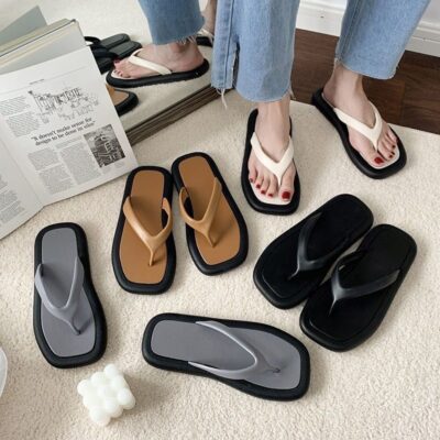 Douyin dép mới dép xỏ ngón của phụ nữ mặc ngoài hợp thời trang của phụ nữ đế mềm thời trang sinh viên ngoài trời trong nhà đơn giản chống trơn trượt chống mài mòn