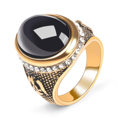 Châu Âu Retro độc đoán đen đá quý mạ vàng kim cương mới lạ chạm khắc nhẫn nam nguồn xưởng sản xuất tại chỗ giá sỉ
