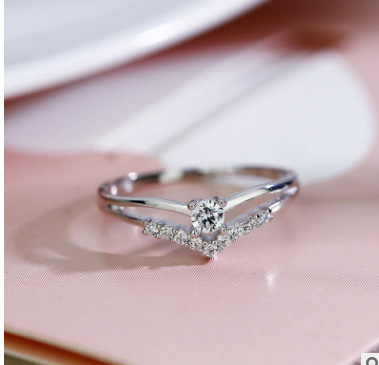 Nhẫn đá zircon AAA kim cương mới bán chạy nhất xuyên biên giới dành cho nữ Châu Âu và Mỹ sáng tạo hình chữ V hình trái tim đính hôn tinh tế nhẫn sang trọng