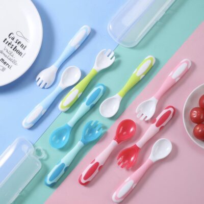 Muỗng xoắn bé tập ăn đào tạo thực phẩm bổ sung thìa khuỷu tay thìa mềm Bộ đồ ăn trẻ em có hộp bảo quản
