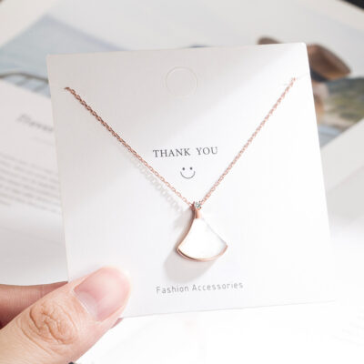 Mặt dây chuyền bạc S925 vòng cổ hình cánh quạt màu trắng xà cừ đỏ váy xương quai xanh dây chuyền nữ lưới đỏ vòng cổ đơn giản