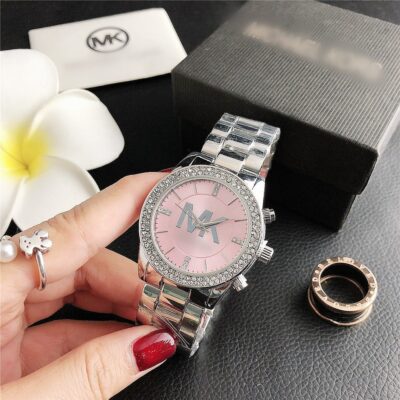 LAZADA SHOPEE SHOPIFY đồng hồ nữ nạm kim cương phiên bản Hàn Quốc đơn giản đơn giản phù hợp với mọi lứa tuổi Nguồn hàng ổn định