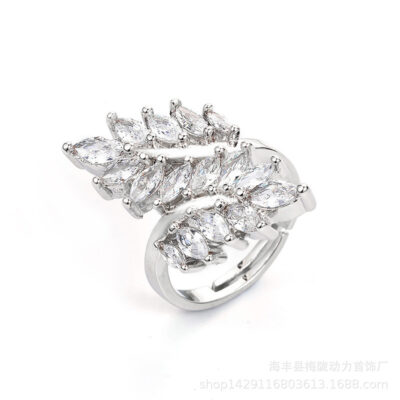 Châu Âu và Hoa Kỳ tỏa sáng tính khí lá nhẫn micro-dát đá quý pha lê phóng đại nhà sản xuất chiếc nhẫn tay món quà trang sức một dropshipping