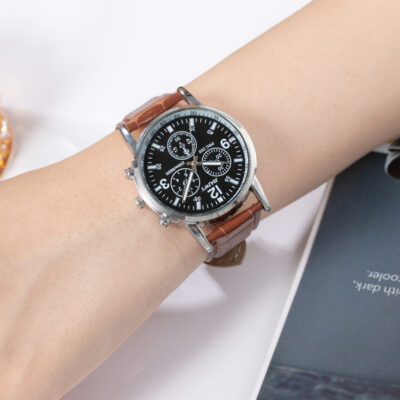 Nhà máy JINJWY bán trực tiếp ánh sáng xanh bầu không khí thủy tinh học sinh trung học đồng hồ thạch anh ba mắt đồng hồ nam quà tặng