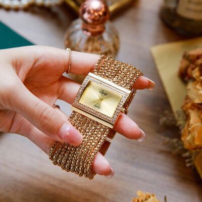 AliExpress Bán Chạy Nhất Nổ Thời Trang Nữ Thời Trang Vuông Ngoại Thương Vòng Tay Nhà Máy Trực Tiếp Bán Đồng Hồ Kim Cương Giả A010