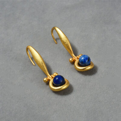 Hoa tai mặt dây chuyền đá quý phong cách cổ điển châu Âu và Mỹ mang đầy khí chất cao cấp, thời trang và đơn giản, là đôi hoa tai phải có khi đi làm.