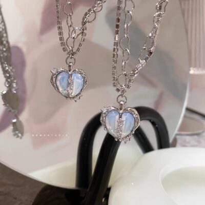 Chia tình yêu nhiều lớp flash vòng cổ kim cương zircon màu trắng sữa bông tai tình yêu màu xanh vòng ngọt ngào và tính khí mát mẻ dây chuyền xương đòn tiên tiến