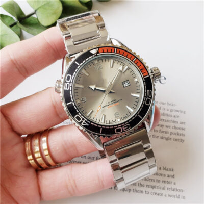 Của nhà sản xuất thương mại nước ngoài đại lý AliExpress muốn cung cấp xu hướng thời trang nam thép không gỉ ba kim đồng hồ thạch anh nam