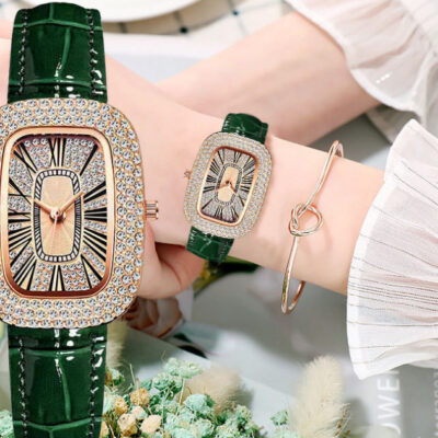 Phát trực tiếp thoát nước đồng hồ nhỏ màu xanh lá cây đồng hồ nữ đồng hồ nữ thích hợp trứng bồ câu lưới màu đỏ rung nhanh tay rhinestone đồng hồ nữ đầy sao