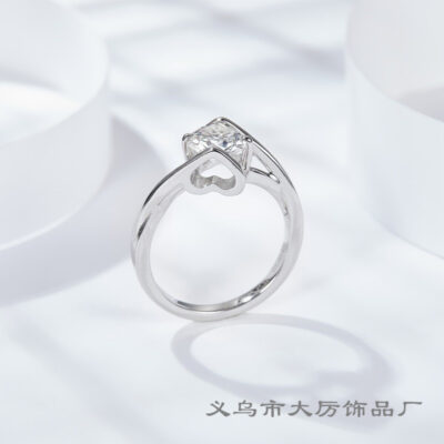 Nguồn trực tiếp siêu đèn flash tám trái tim và tám mũi tên zircon một carat giả Moissanite nụ hôn thiên thần mở bán buôn nhẫn nữ