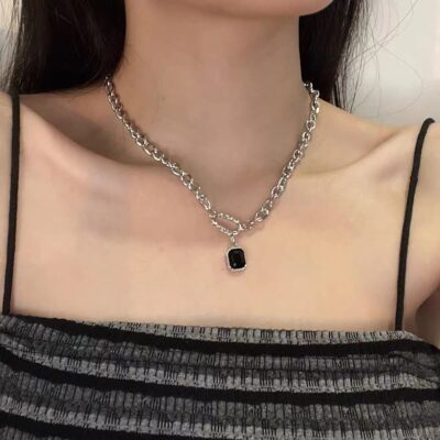 Cherryyyy gió lạnh vòng cổ đá quý màu đen mặt dây chuyền nữ ins đơn giản ngọt ngào mát mẻ phù hợp với dây chuyền xương đòn cao cấp
