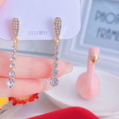 Bông tai hình giọt nước khảm đá rhinestone đơn giản và thời trang mới, bông tai kim bạc thiết kế hốc đầy kim cương, bông tai mỏng mặt