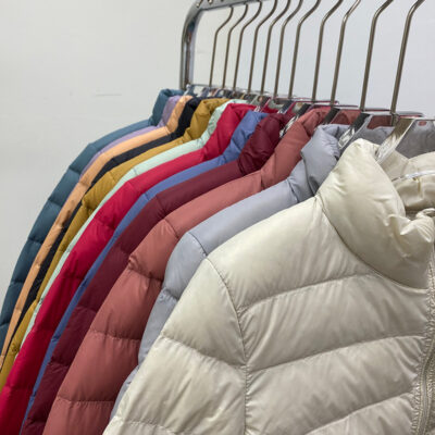 Áo khoác lông nhẹ nữ cổ đứng 90 màu trắng vịt xuống áo khoác mùa thu di động chất lượng cao siêu nhẹ và đa năng