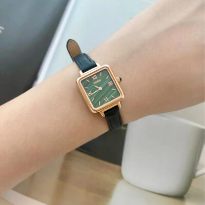 Đồng hồ đeo tay nữ nhỏ màu xanh lá cây hình vuông phong cách cổ điển, đồng hồ đeo tay nữ thời trang thích hợp đơn giản, đồng hồ thạch anh chống thấm nước