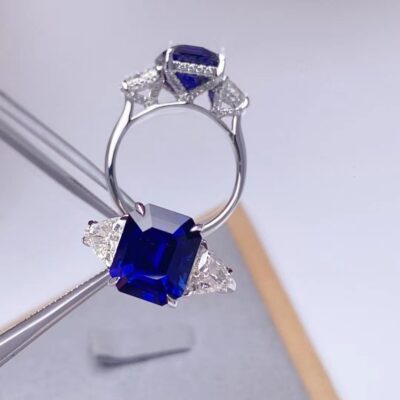 Nhẫn màu xanh hoàng gia 18K chưa nung đá chính ba viên đá cổ điển 5.13ct, hiện vật đẹp và miễn phí vận chuyển