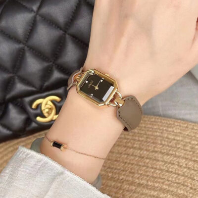 Đồng hồ đeo tay dây đai vuông mới của Mirissa Mishali Đồng hồ đeo tay nữ Xiaoxiangfeng trực tiếp cùng phong cách 22069