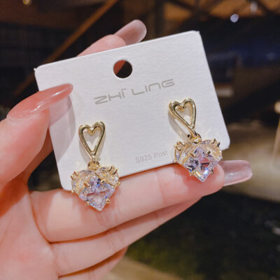 S925 Bạc Kim Hàn Quốc Dongdaemun Thiết Kế Cảm Giác Tình Yêu Kim Cương Giả Bông Tai Nhỏ Và Siêu Đa Năng Đi Làm Bông Tai Nữ