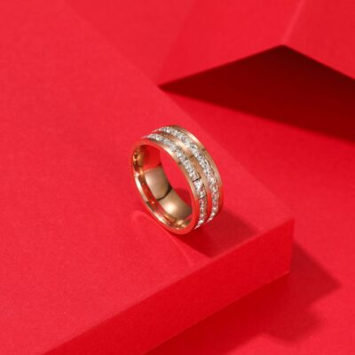 Nhẫn nữ kiểu dáng sang trọng nhẹ nhàng thiết kế dạng hốc vuông khảm siêu nhỏ nhẫn kim cương thép titan không phai nhẫn cá tính đơn giản đa năng