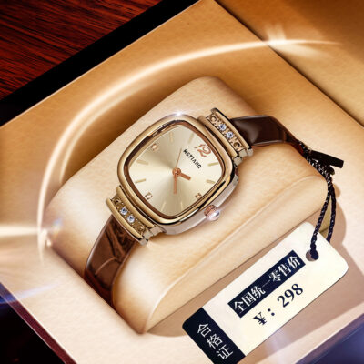 Đồng hồ retro nữ ins phong cách Pháp ánh sáng sang trọng thiết kế hốc nhỏ màu nâu mặt vuông thời trang nữ màu vàng cà phê