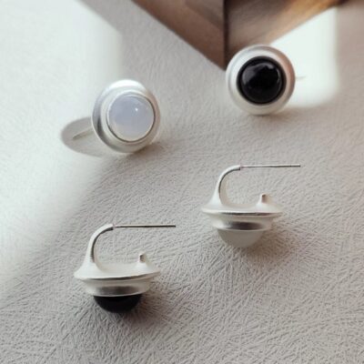 Thích hợp retro mã não thiết kế ban đầu bông tai ý nghĩa thiết kế bông tai ý nghĩa cao cấp Thanh Đảo bông tai phong cách dân tộc