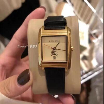 Đồng hồ vuông nhỏ hợp thời trang Phong cách Anh Quốc Burberry khí chất thạch anh vuông nữ học sinh đồng hồ da bê bán buôn