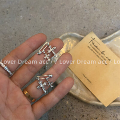Châu Âu và Mỹ ins Fengshui bông tai trâm chéo kim cương bông tai gió mát ngọt ngào bông tai thời trang cá tính bông tai thời trang bông tai kim nữ
