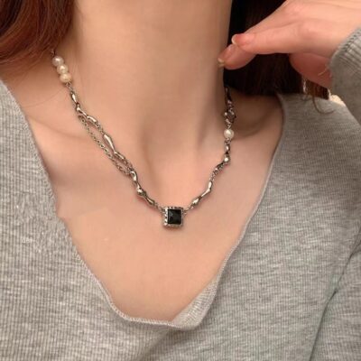 Baroque Ngọc Trai Vòng Cổ Đính Đá Zircon Màu Đen Nữ Ins Hip Hop Gió Lạnh Gia Vị Cô Gái Xương Đòn Dây Chuyền Thép Titan Không phai màu Phụ Kiện