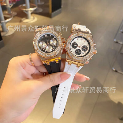 Xiaohongshu đề xuất đồng hồ thạch anh đa chức năng ba mắt sáu kim AP giống như Royal Oak, một chiếc đồng hồ trung tính thời trang và linh hoạt