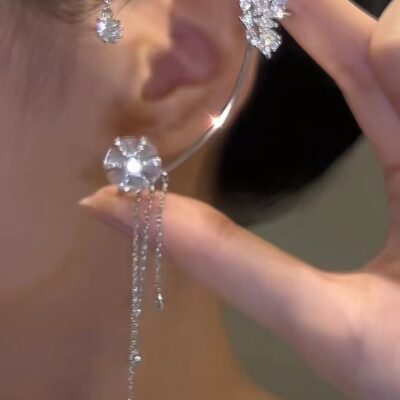 Douyin cùng kiểu bông tai hoa bướm xoay thiết kế hốc bông tai xoay nhẹ sang trọng không phụ kiện xỏ lỗ tai