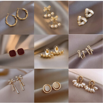 Bông tai phóng đại kiểu cổ điển Nữ Baroque Bông tai kim cương Tua ngọc trai Tính khí châu Âu và Mỹ Bông tai hợp thời trang Kim bạc Bán buôn