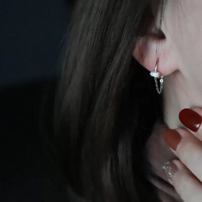 Bông Tai Nữ Bạc 925 Nhỏ Bông Tai Nữ Thiểu Số Đơn Giản Hình Vuông Nhỏ Chuỗi Kim Cương Tai Khóa Bông Tai Xương Tai Xu Hướng Retro Pháp