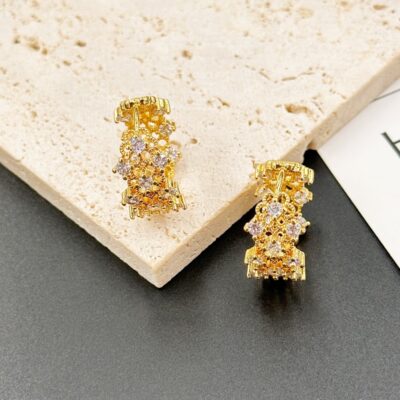 Bông Tai Thiết Kế Thiểu Số Bông Tai Nữ Phong Cách Hàn Quốc Cá Tính Kim Cương Bông Tai Ngắn Rỗng Bông Tai Đính Đá Zircon Tại Chỗ Bán Buôn