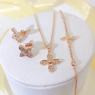 Cỏ Bốn Lá Bộ Ba Bộ Ins Vòng Cổ Gió Đơn Giản Thích Hợp Bông Tai Cao Cấp Khí Chất Phù Hợp Với Vòng Tay Món Quà Nhỏ