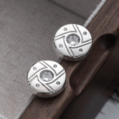 Bông tai zircon bạc S925 phong cách Âu Mỹ đơn giản Bông tai cao cấp phong cách Pháp Bông tai kết cấu kim loại bạc bán buôn