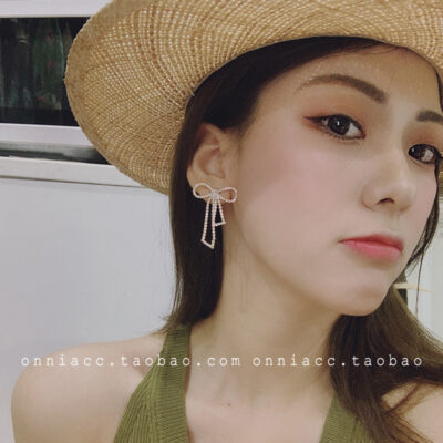 Hàn Quốc Dongdaemun Kim Cương Giả Nơ Bông Tai Nữ Bông Tai Siêu Flash Thời Trang Nữ Tính Khí Ngọt Ngào Đa Năng