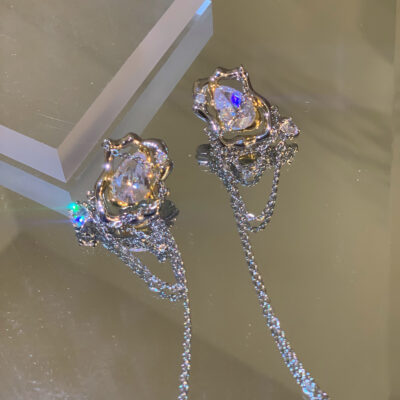 Bông tai đá quý tua dài hình giọt nước không đều nữ thiết kế thích hợp cảm giác cá tính internet người nổi tiếng bông tai ánh sáng cao cấp sang trọng