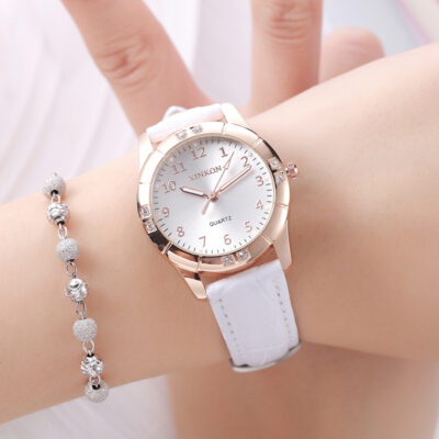 Đồng hồ thạch anh điện tử sinh viên thời trang mới dễ thương dạ quang cuộc sống kỹ thuật số đồng hồ nữ chống thấm nước phiên bản Hàn Quốc đơn giản