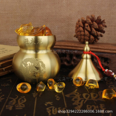 Bếp hồ lô rồng tránh lửa bằng đồng đặt ở góc tây bắc, nơi khô ráo đốt cháy, Thiên môn tiếp tài, bài trí hóa giải nam chính