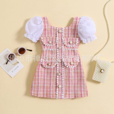 Quần áo trẻ em phong cách Hàn Quốc trẻ em kẻ sọc ngọc trai khóa nhỏ lông bóng trang trí nhỏ thơm gió tay phồng váy