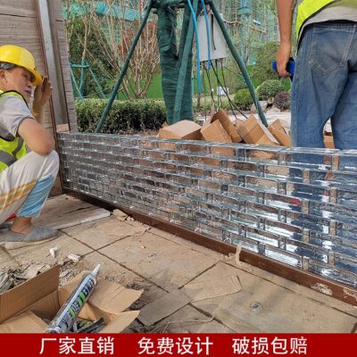 Đá hai mặt pha lê thủy tinh gạch vách ngăn gạch pha lê hình vuông trong suốt màu sắc sáng tạo gạch bong bóng nóng chảy phòng tắm rượu vang