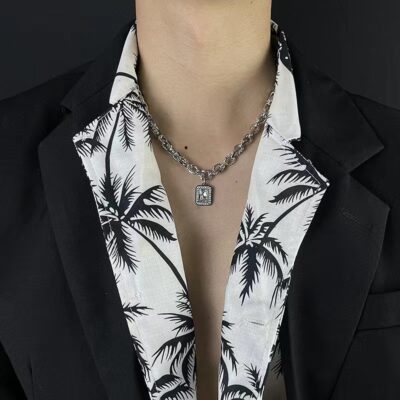 Vòng cổ mặt dây chuyền đá quý hình vuông hai lớp theo phong cách hip-hop phong cách Âu Mỹ dành cho nam và nữ dây chuyền bằng thép titan dày dây chuyền gió trung tính dây chuyền xương quai xanh thủy triều