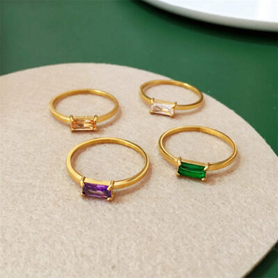 Bốn màu tùy chọn Âu Mỹ in mạ vàng 18K màu nhẫn kim cương hình vuông nữ thời trang cá tính nhẫn thép titan đơn giản