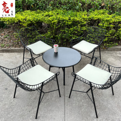 Bàn ghế ngoài trời kết hợp sân vườn quán cà phê quán trà sữa bộ phận bán hàng ngoài trời giải trí ngoài trời ghế sắt chống thấm nước